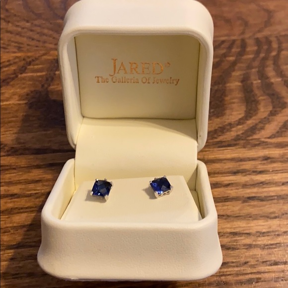 earrings - Picture 2 of 2